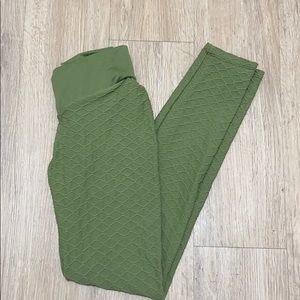 Hellat scrunch leggings